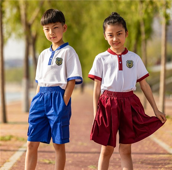 小學生校服