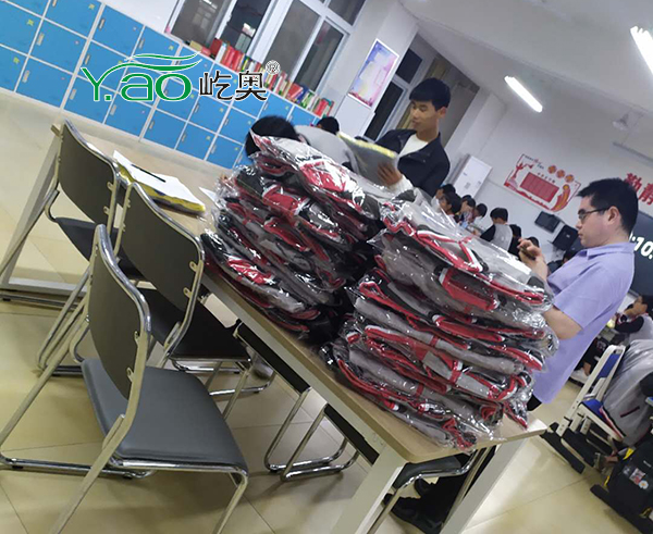 中小學校服定制廠家哪家更專業(yè)